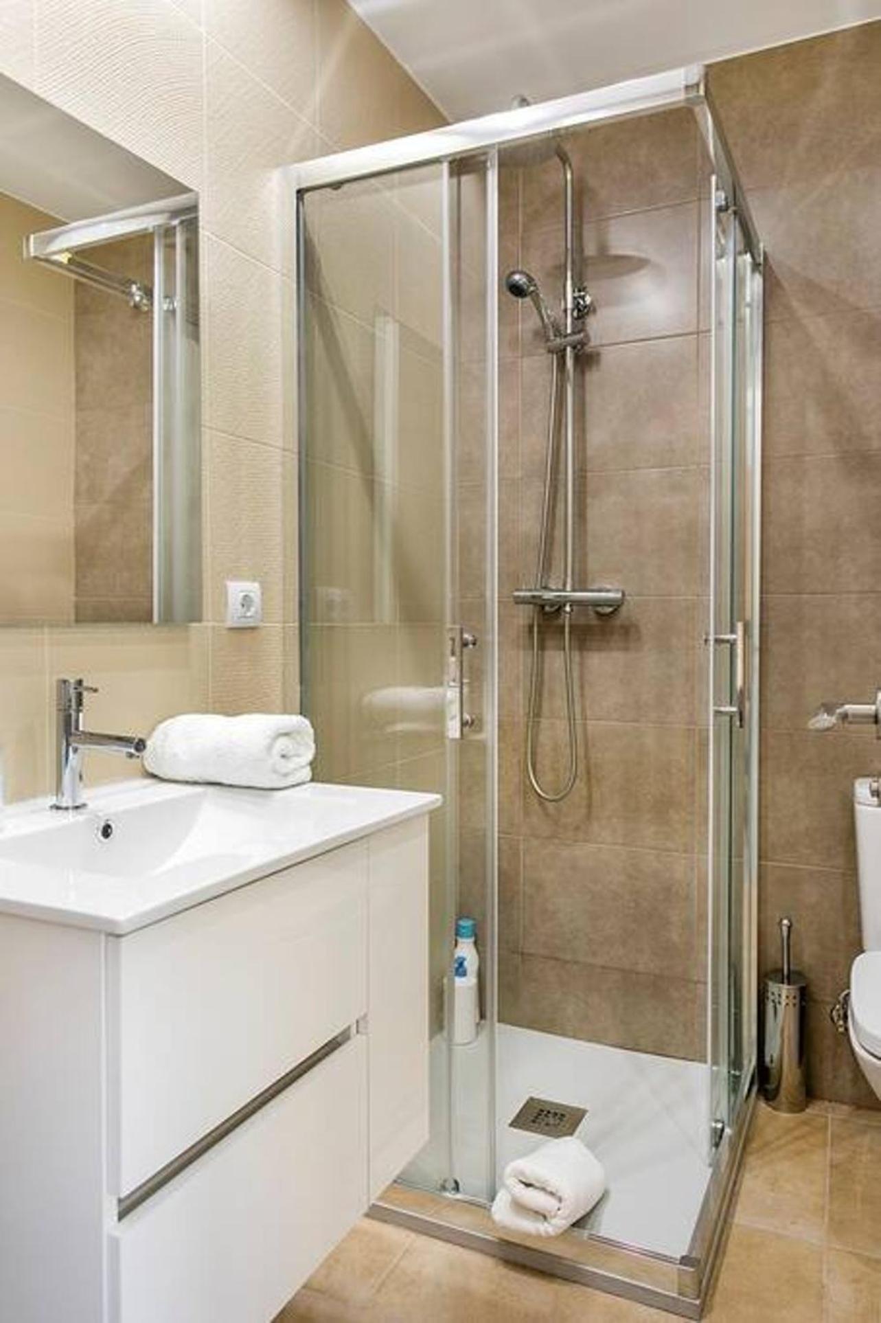 Cozy&New With Terrace Apartman L'Hospitalet de Llobregat Kültér fotó