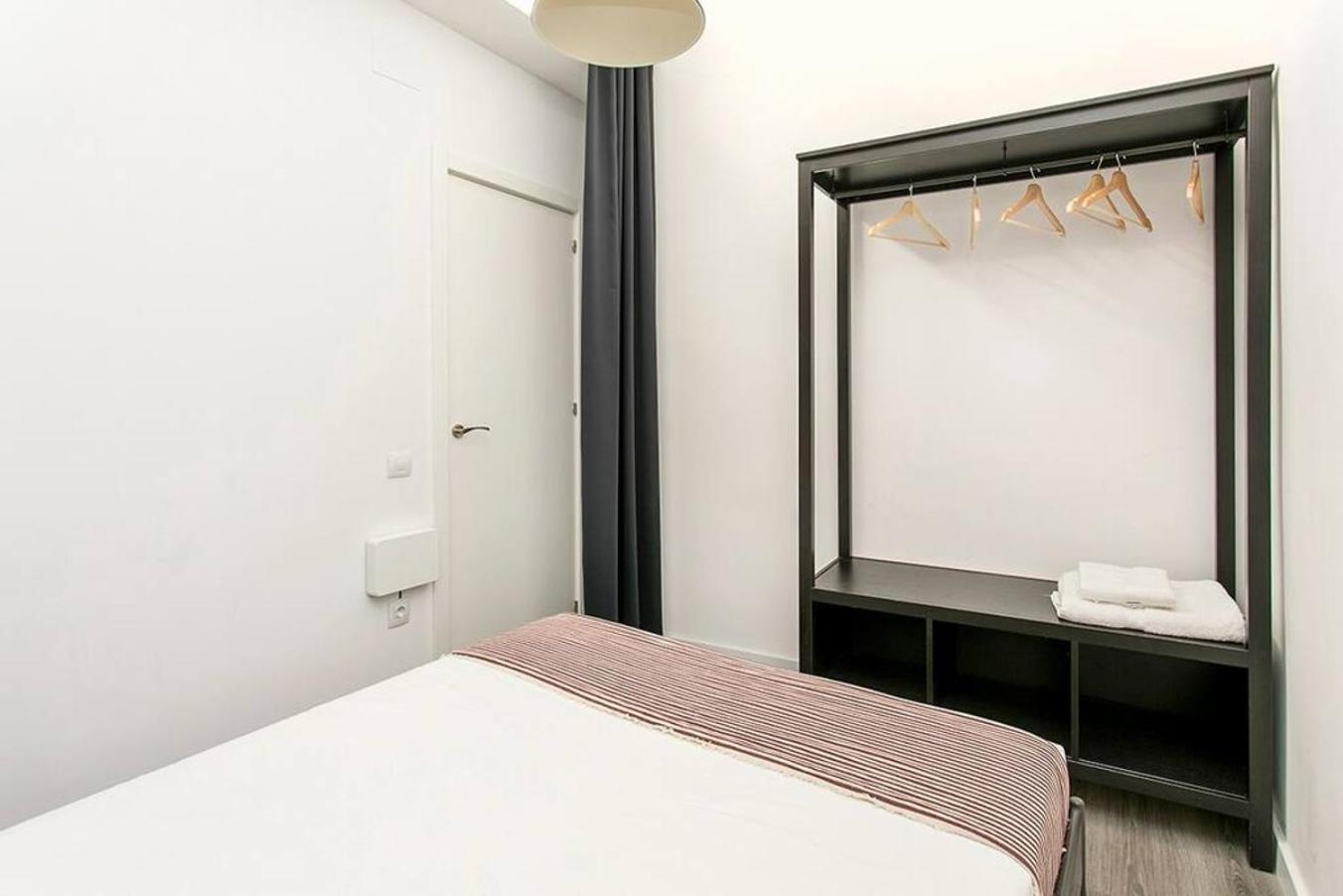 Cozy&New With Terrace Apartman L'Hospitalet de Llobregat Kültér fotó