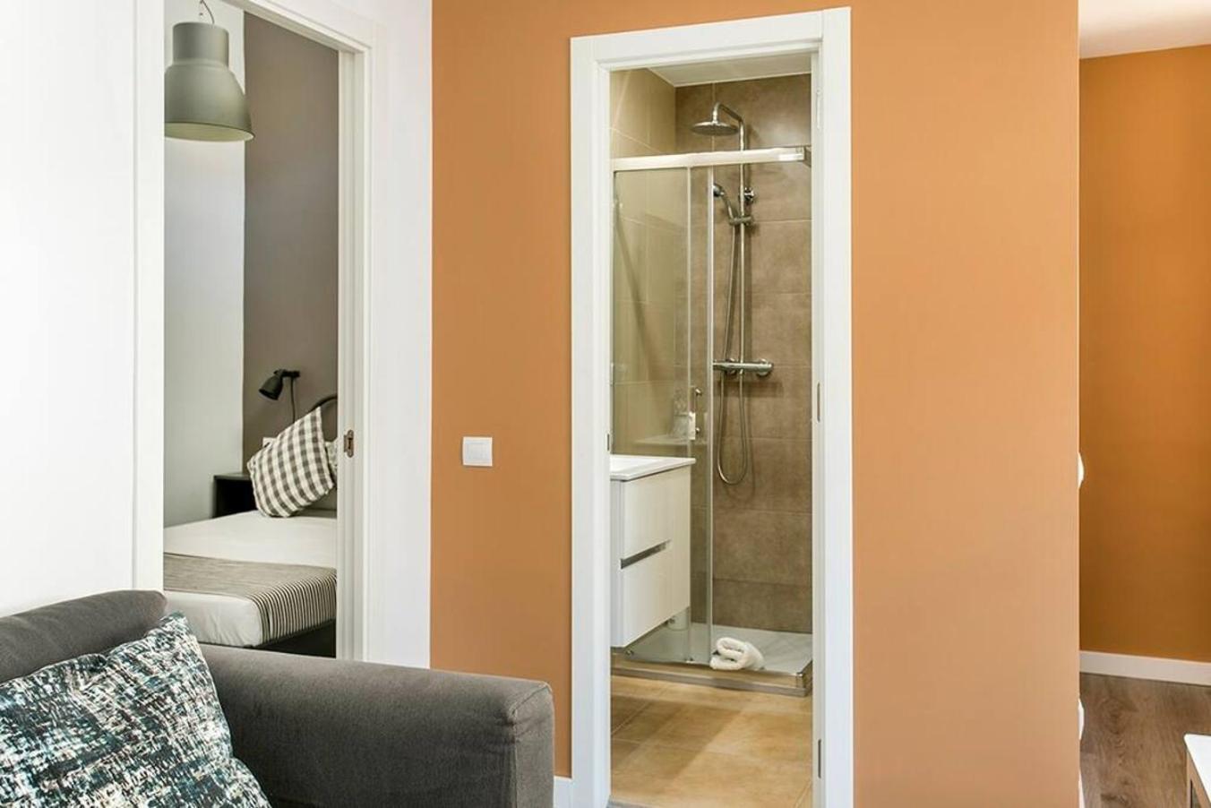 Cozy&New With Terrace Apartman L'Hospitalet de Llobregat Kültér fotó