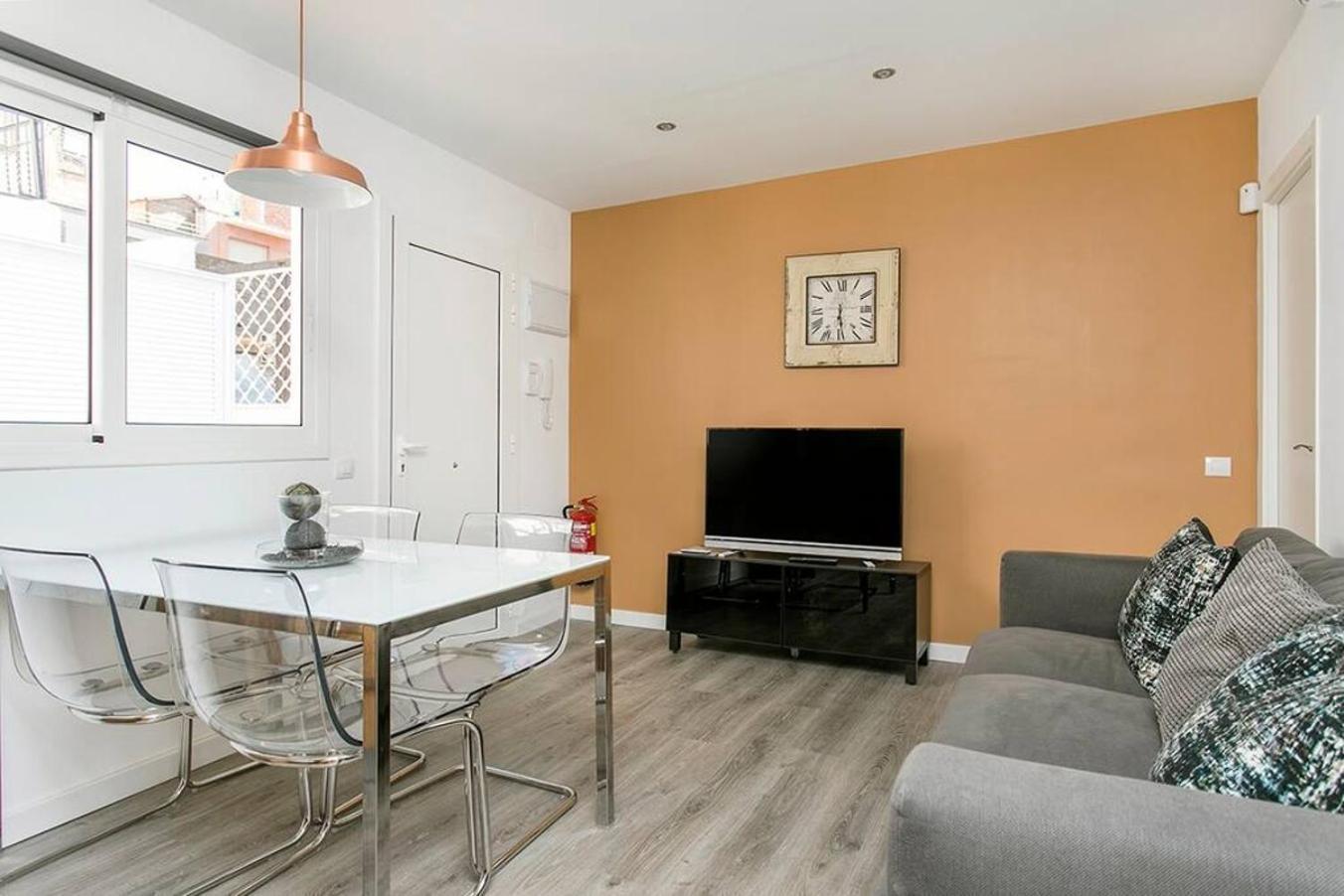 Cozy&New With Terrace Apartman L'Hospitalet de Llobregat Kültér fotó