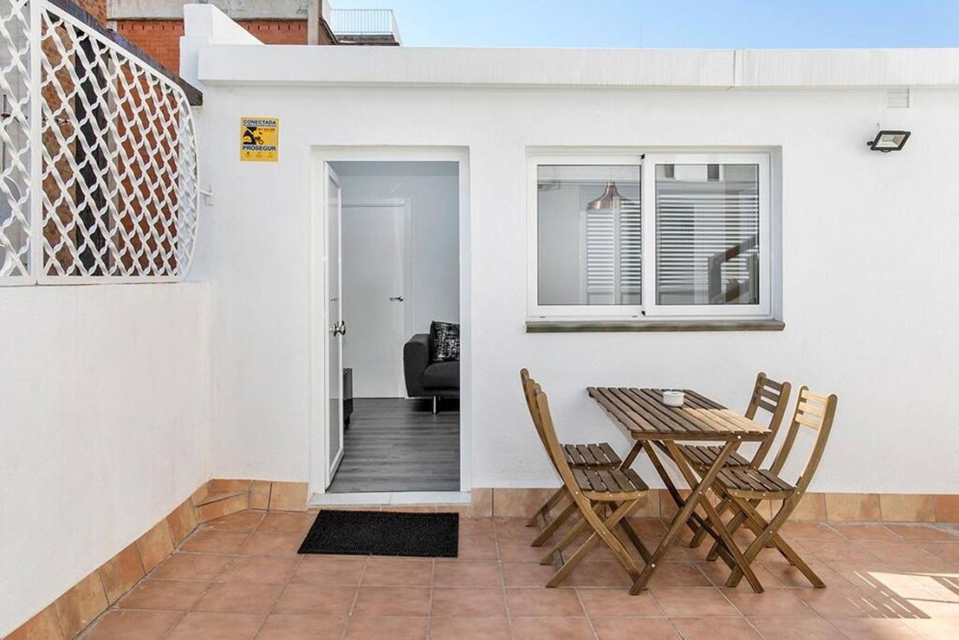 Cozy&New With Terrace Apartman L'Hospitalet de Llobregat Kültér fotó